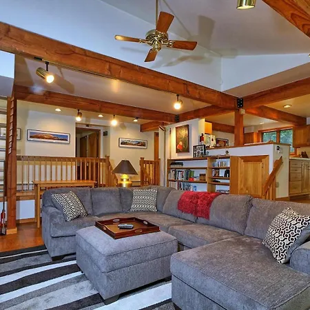 Lakewood Lodge